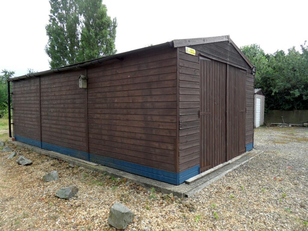 GARAGE/WORKSHOPS