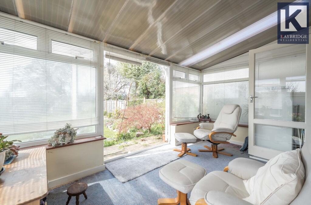 Walsingham Gardens, KT19 0LS