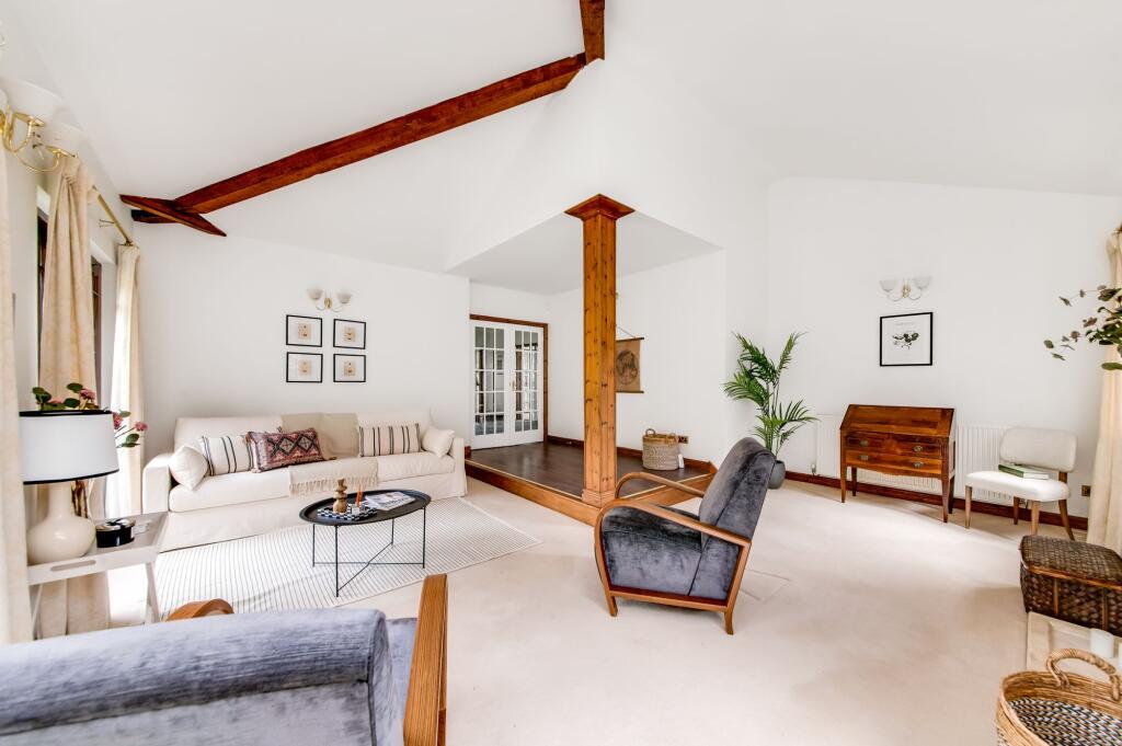 SITTING ROOM