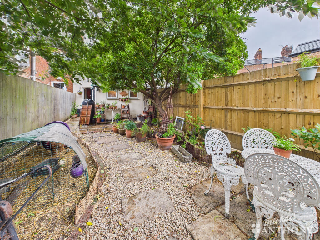 CAM03852G0-PR0307-STILL016