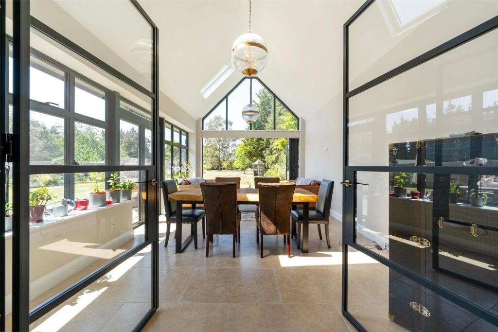 Sun/Dining Room