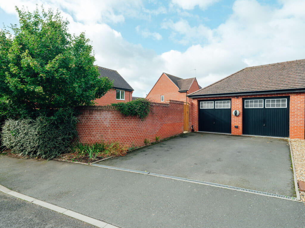 Double Garage &amp; Parking