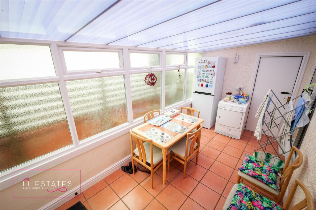 Sun Room.jpg
