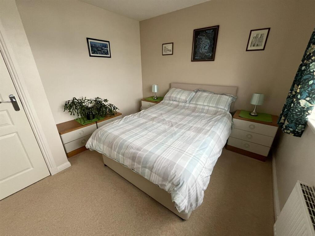 BEDROOM 2