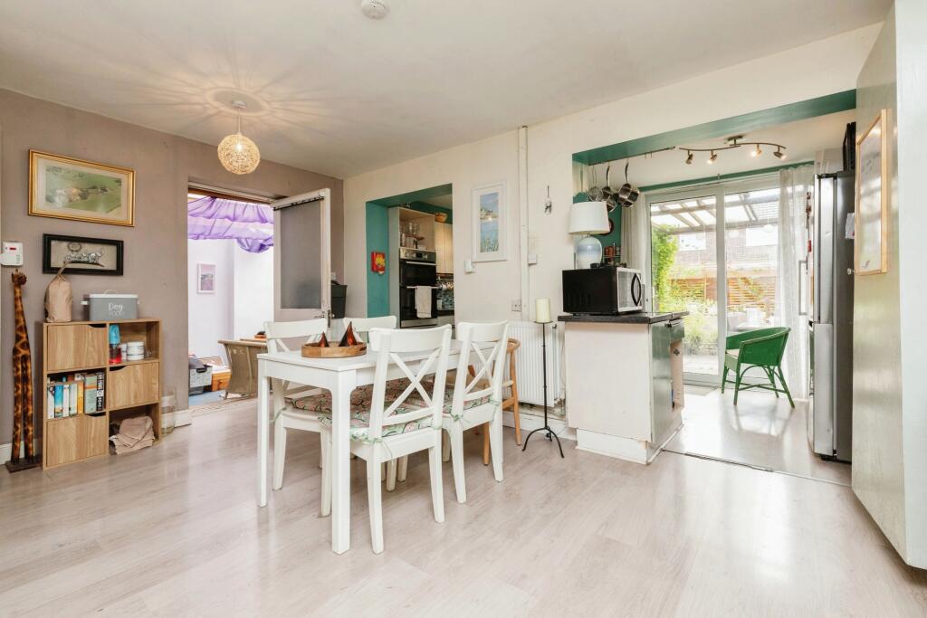 Kitchen/Dining Room