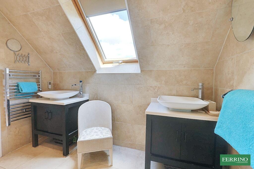 Bedroom 1 En-suite