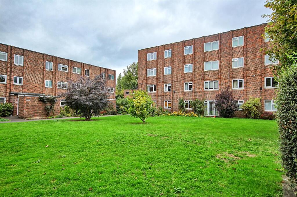 COMMUNAL GARDENS