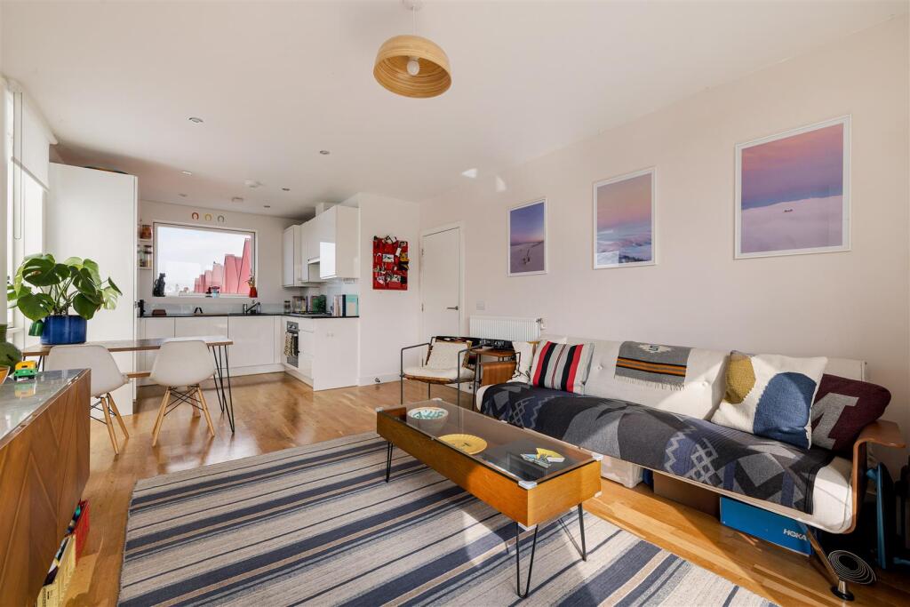 Britains Apartments 27 Sutherland Road, E17