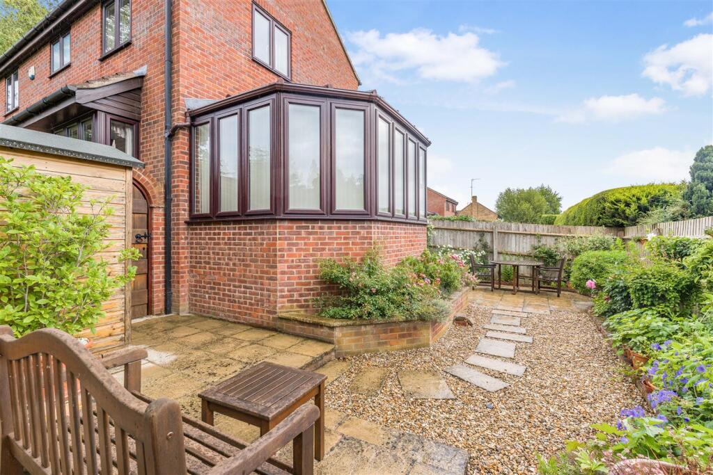 31 Foscote Rise -19.jpg