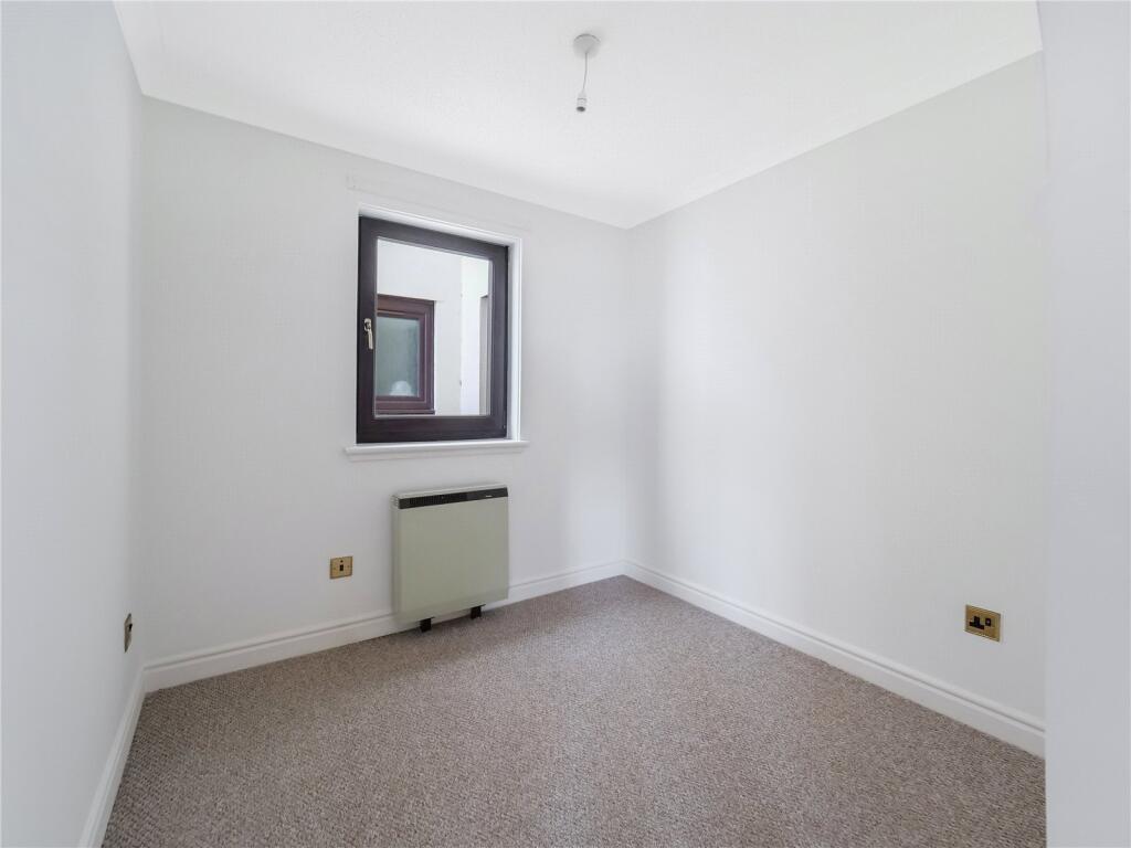 Dining Room/Bed 3
