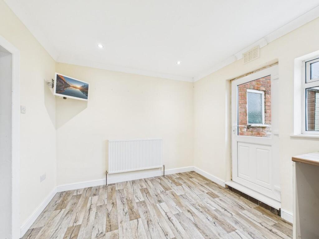 Kitchen/Dining Area