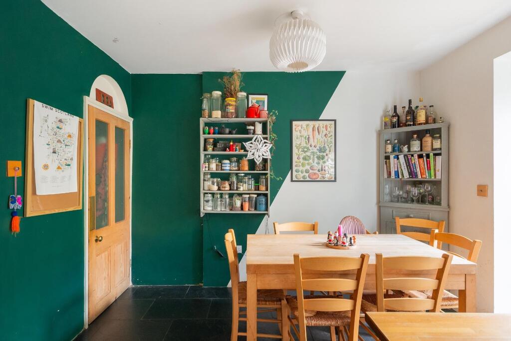 1B0RMR - Kitchen Diner A.jpg