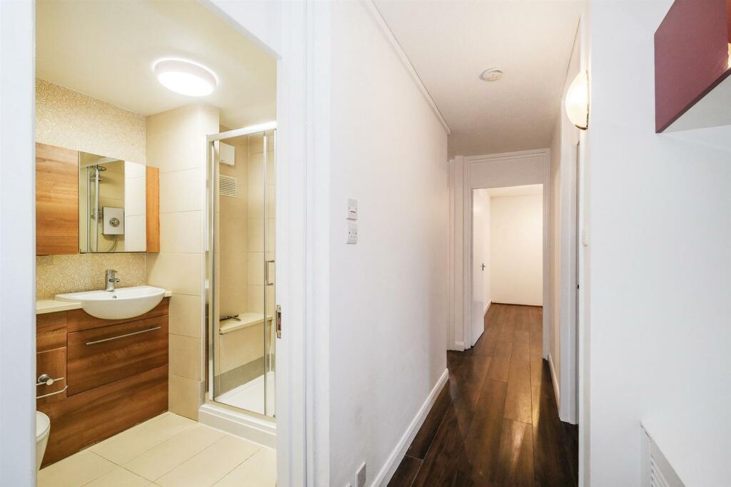 15 Harefield House-5_web.jpg