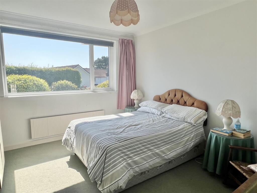 Bedroom: