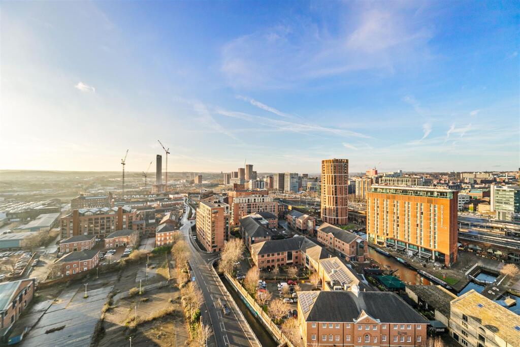 Flat1507BridgewaterPlace-18.jpg