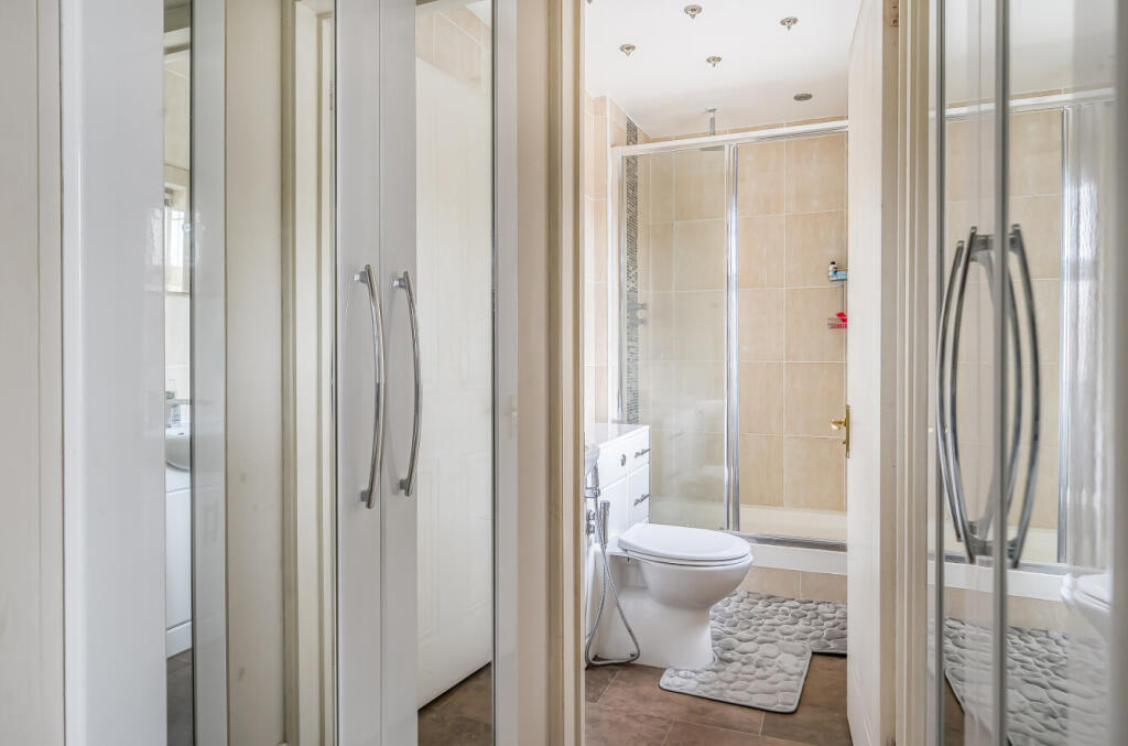 1369771-11-68f0c3...