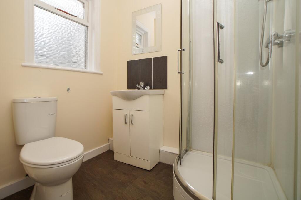 En-suite to Bedroom 3 