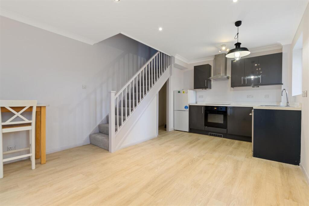 Kitchen/Dining