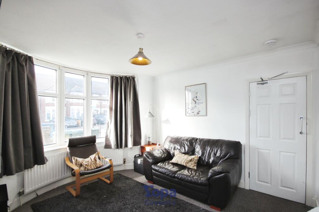 D7066cad-Living 20Room 202.JPG