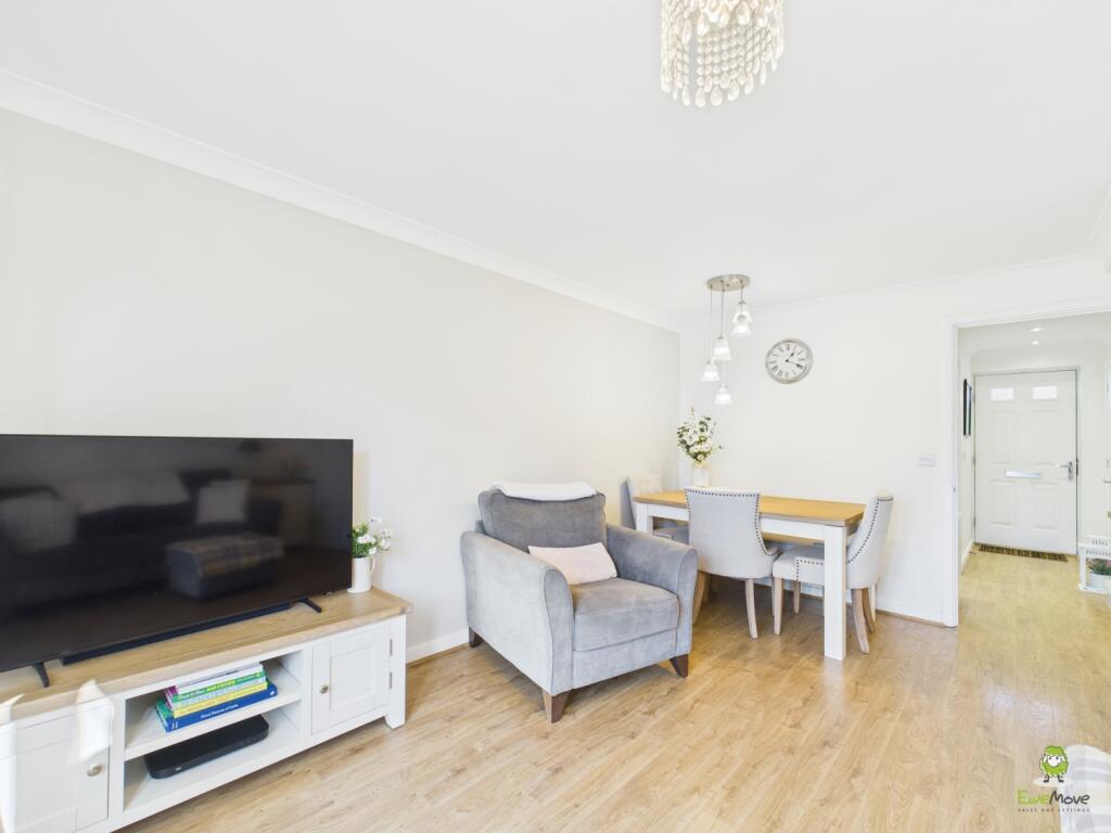 CAM03778G0-PR0174-STILL005