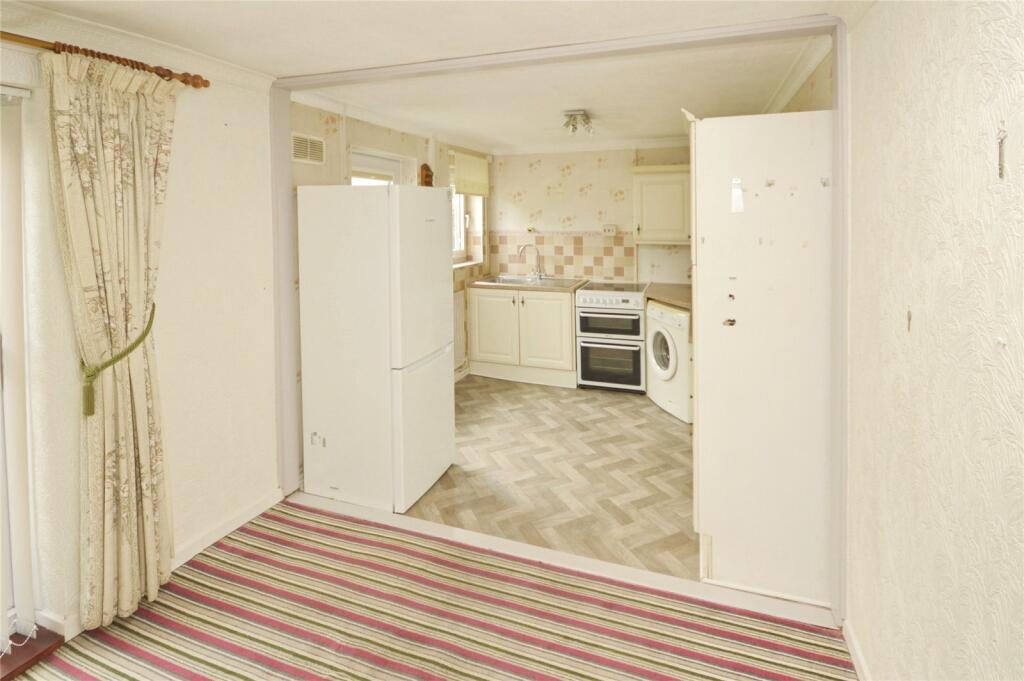Kitchen / Dining