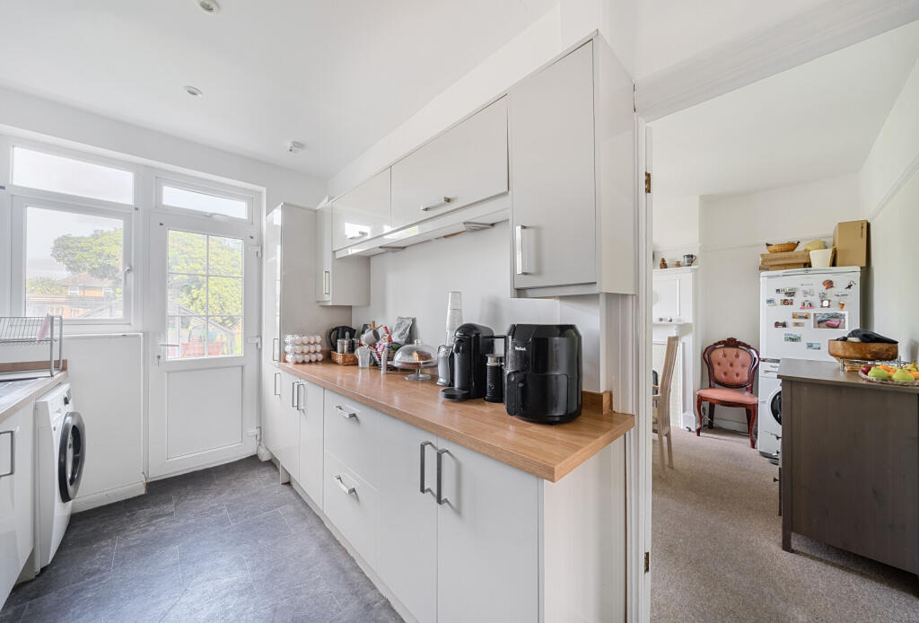 10-681a1a70e13a1-...