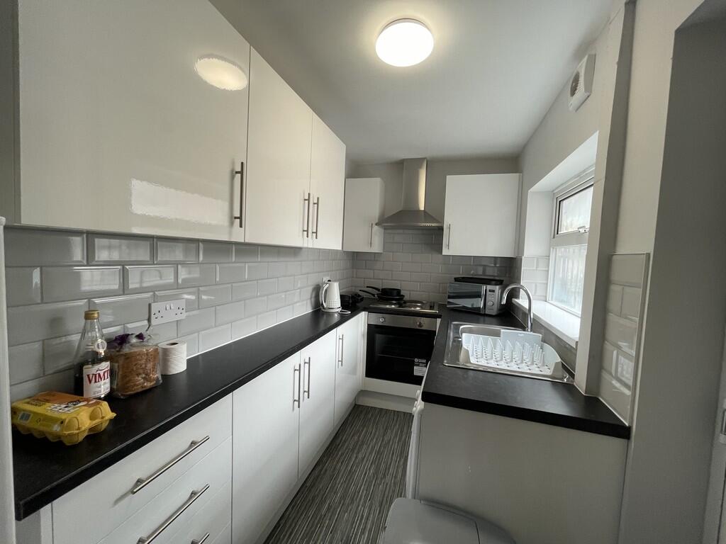 iPhone-2025.06.12...