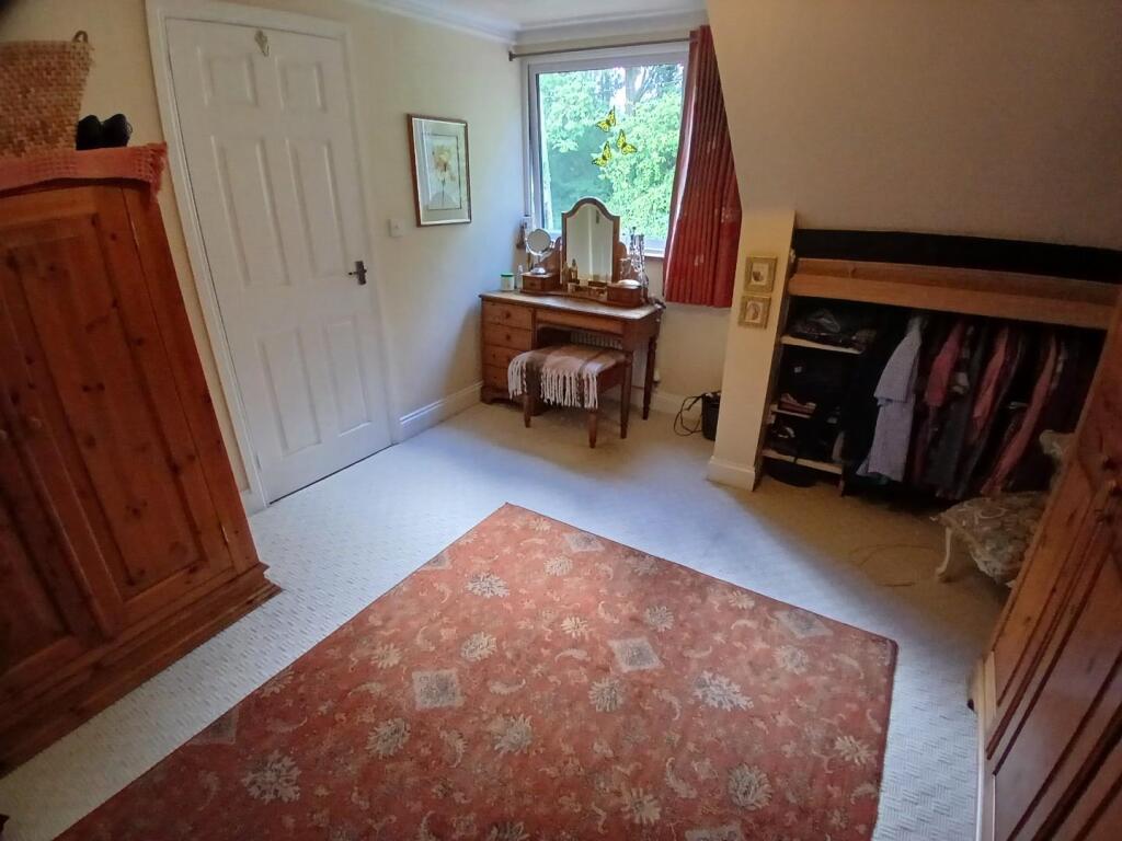 Bed 2.jpg