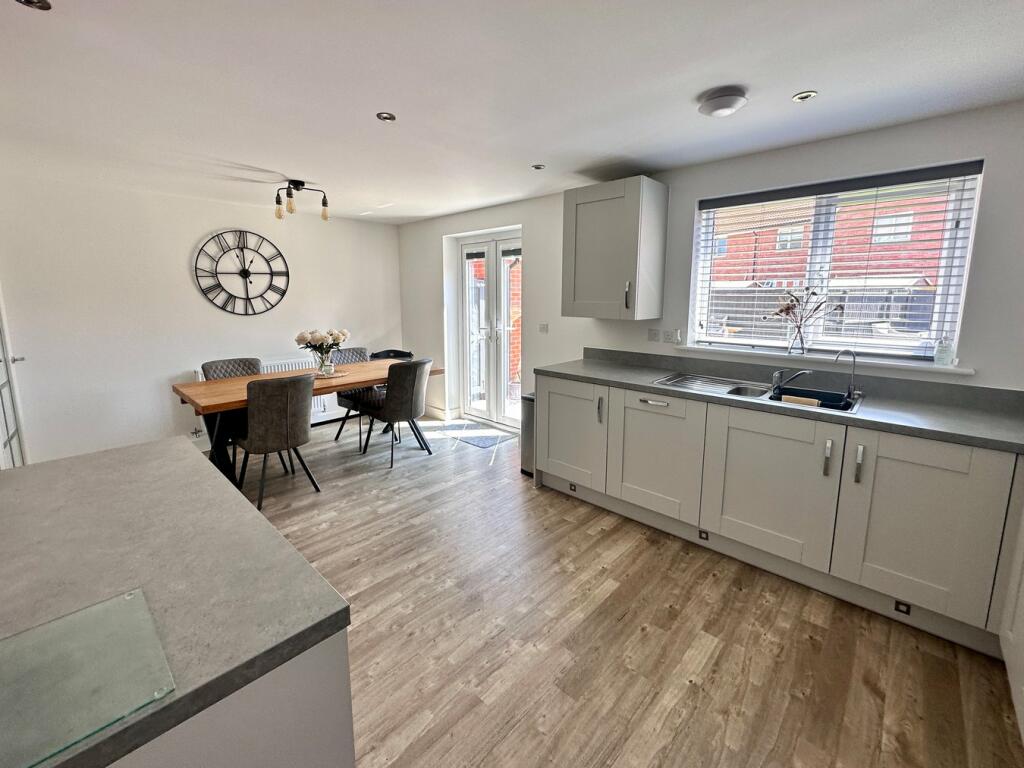 Kitchen/ DIner