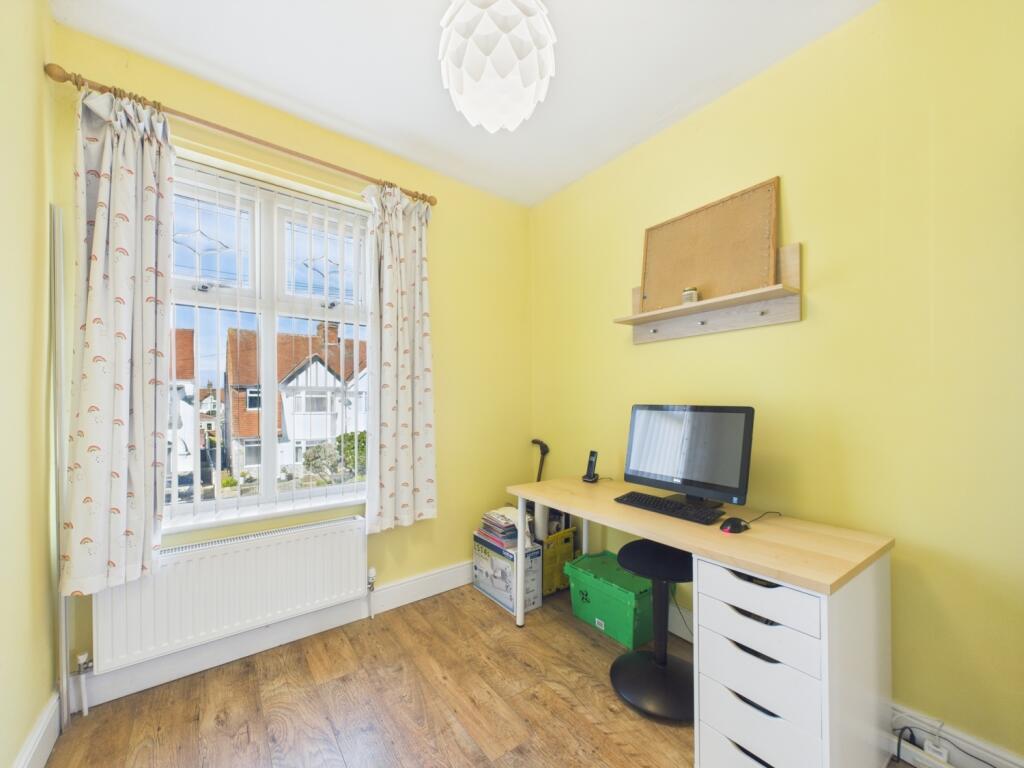 CAM02386G0-PR0117-STILL018