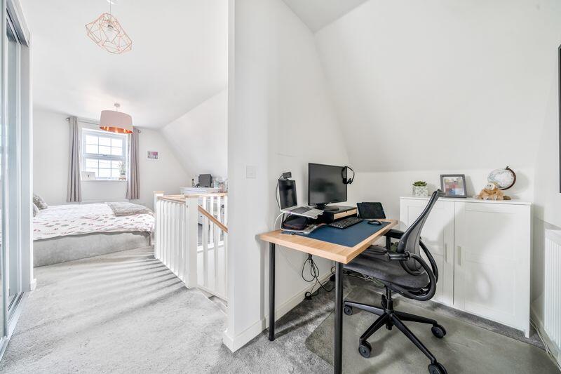 Dressing/office area
