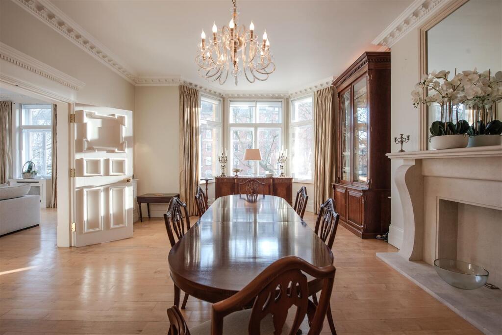 21 harley house 2696 din1.jpg