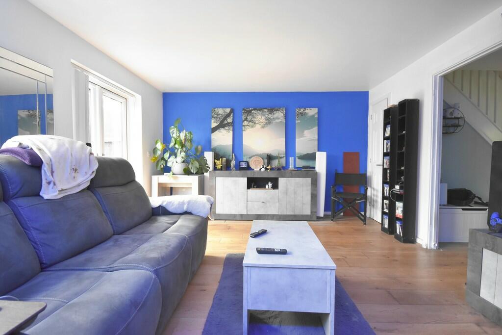 Living Room 2-min