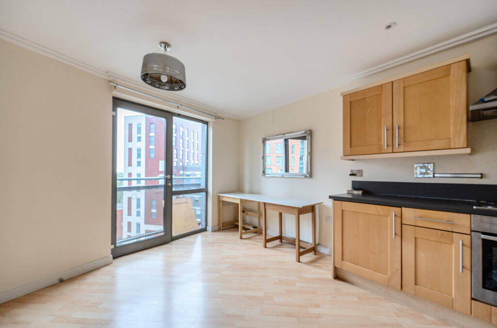 1304507-6-683ee2d...