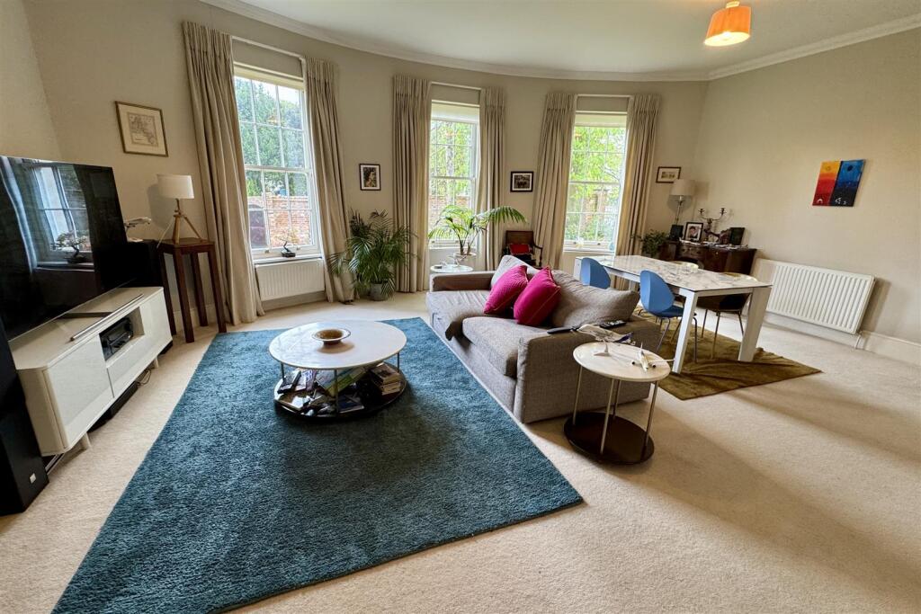 Tivoli Mansions, The Park - Living space