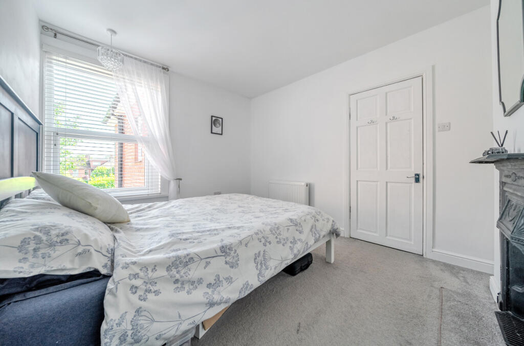 1305437-30-684710...