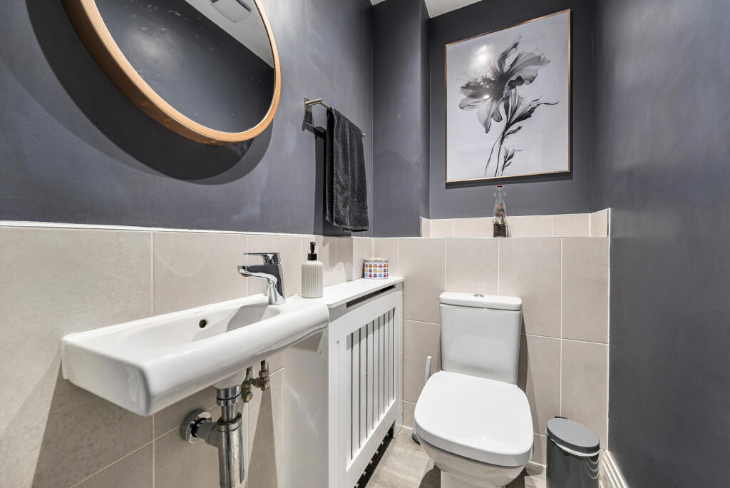 1386230-5-693c2fa...