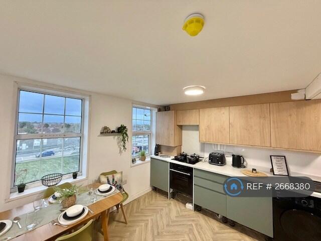 Communal Kitchen/Diner
