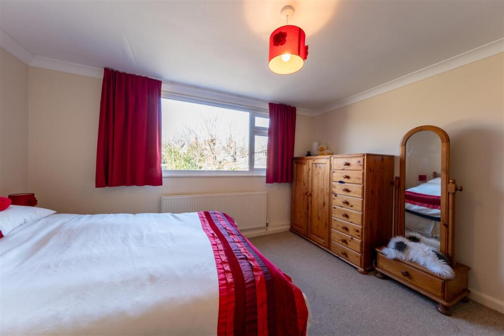 10 Windsor Close-023.jpg