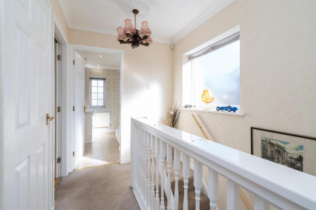 1 Hawbridge Close_10.jpg
