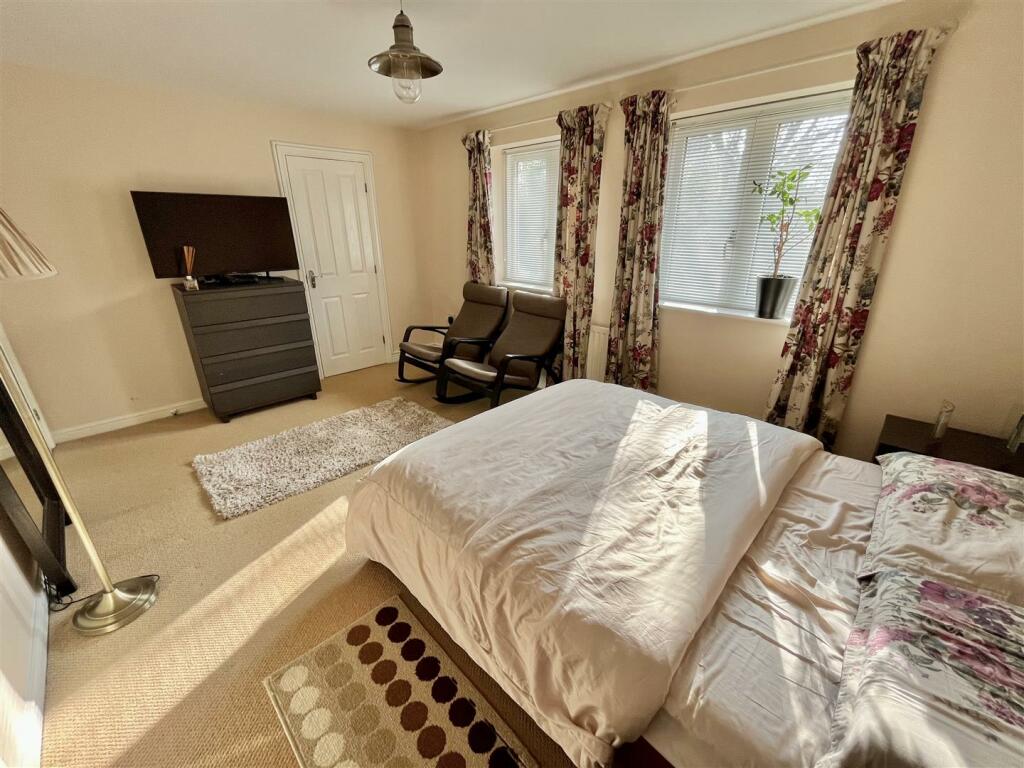 Bedroom 1 Aspect 3.jpg