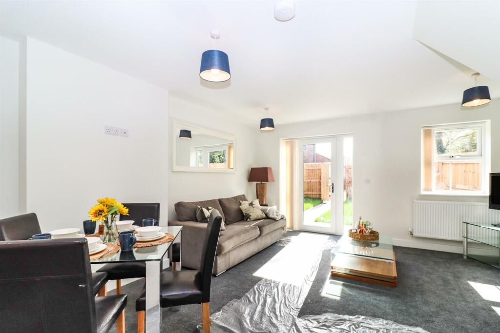 OPEN PLAN LIVING DINING ROOM