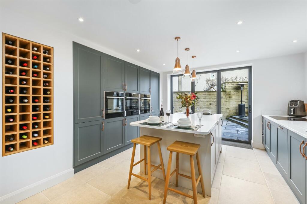 Kitchen.4.jpg