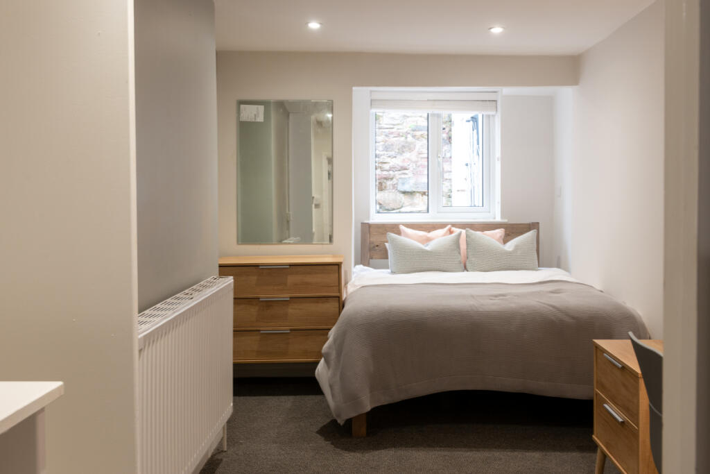 11 Well Street, Bedroom 1