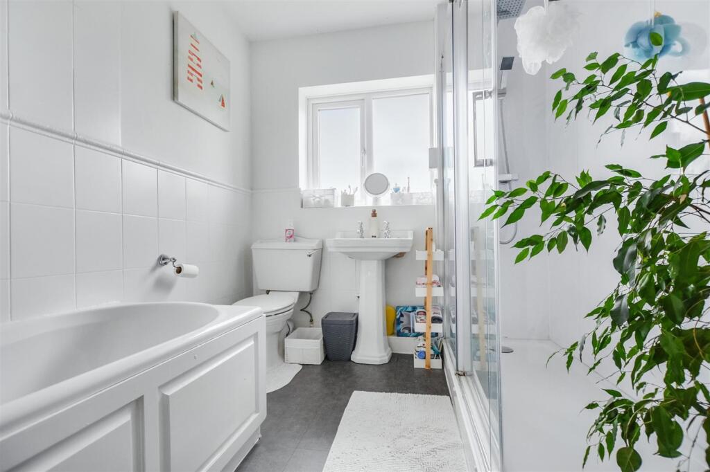 Bathroom.jpeg