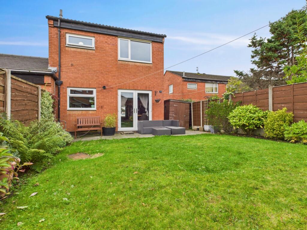 CAM03729G0-PR0152-STILL029