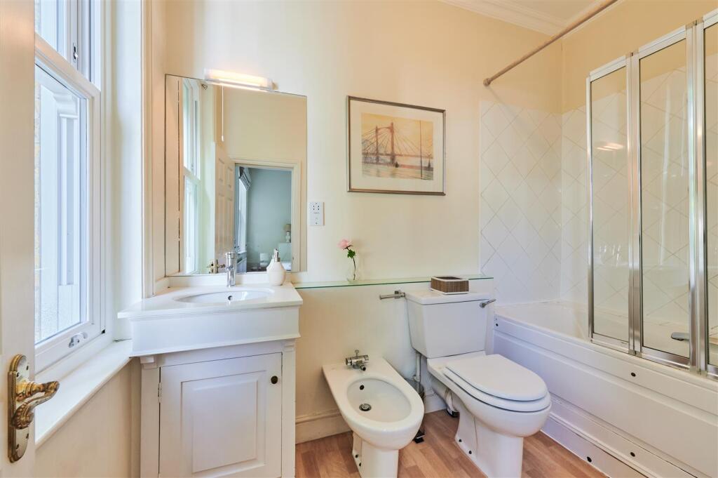 Master En-Suite