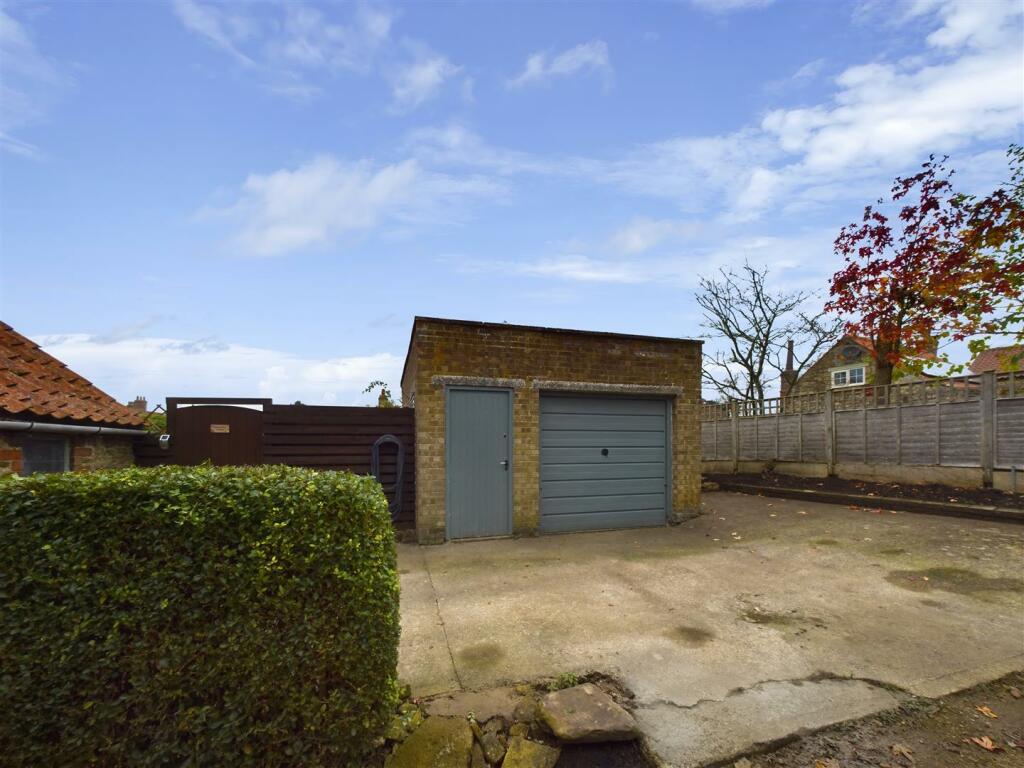 GARAGE