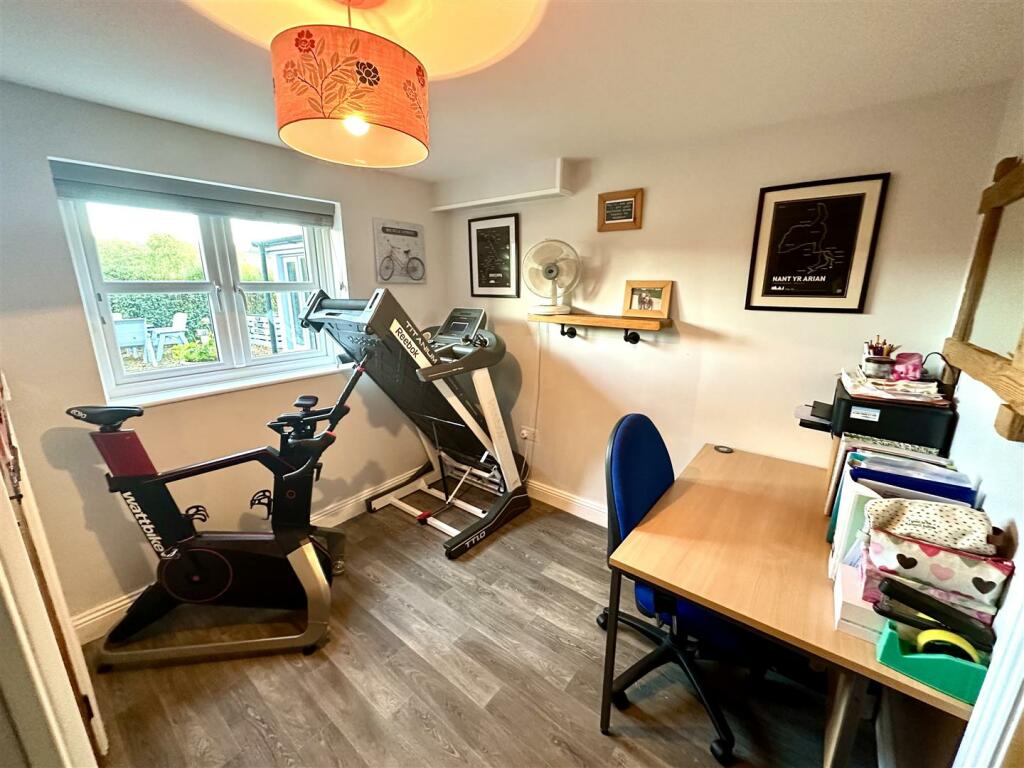 Downstairs Study / Gym