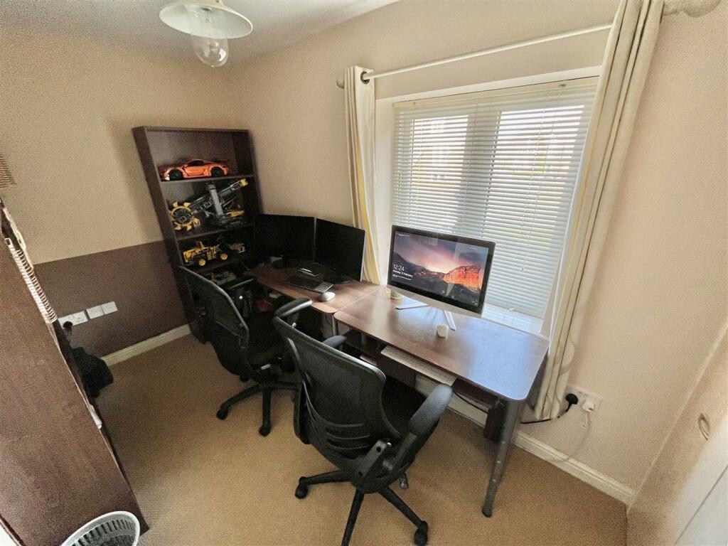 Bedroom 4.jpg